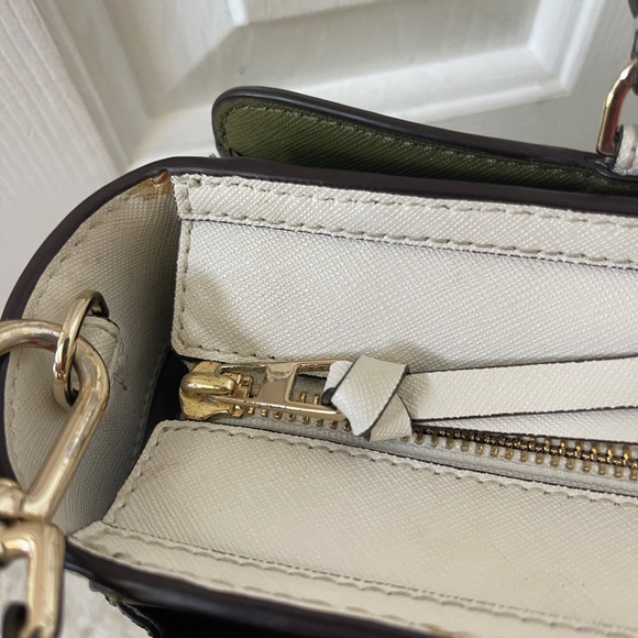 Tory Burch Robinson Strip Satchel Bag EUC - Picture 9 of 16